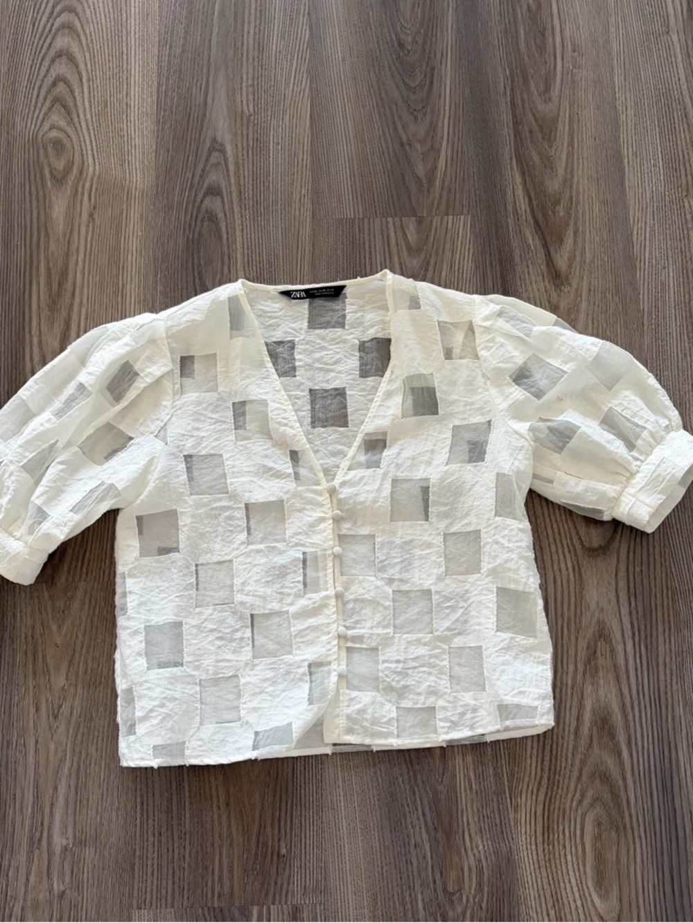 XS Zara White Textured Square-Pattern Short Sleeve Shirt ( excellent condition)